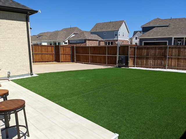 view of yard featuring a patio area