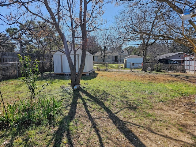 view of yard with a storage unit