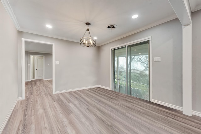 728 Del Dr, Denton, TX 76207 - spare room featuring a chandelier, light wood-type flooring, crown molding, recessed lighting, and baseboards