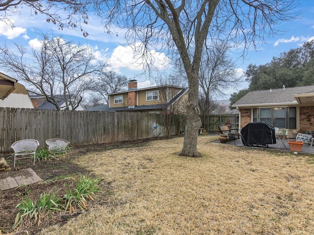 view of yard featuring a patio area