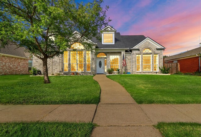 view of front of property with a front yard