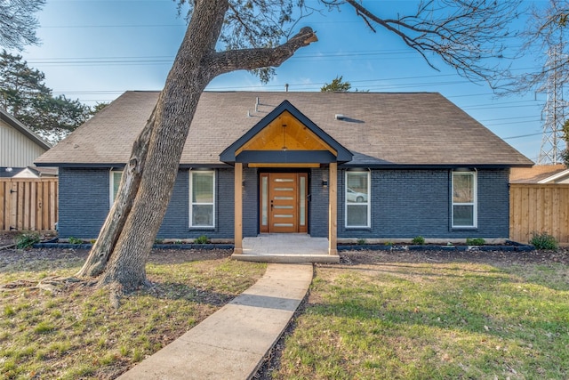 view of front of property with a front yard