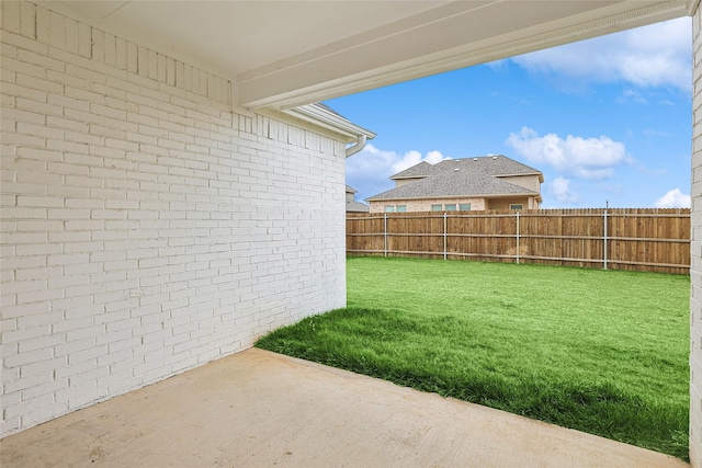 view of yard featuring a patio