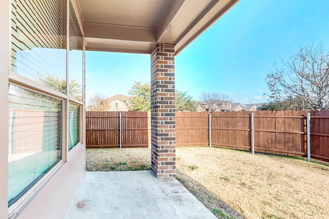 view of yard featuring a patio