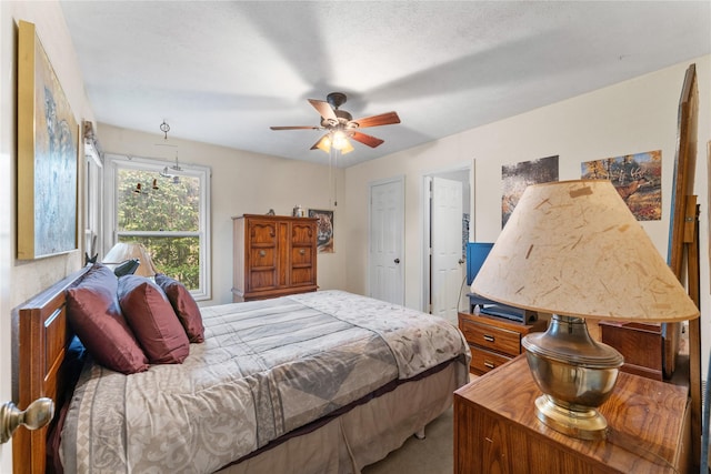 bedroom with ceiling fan