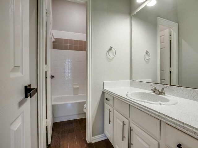 empty room with vaulted ceiling, carpet floors, and ceiling fan