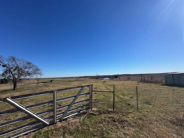 view of yard featuring a rural view