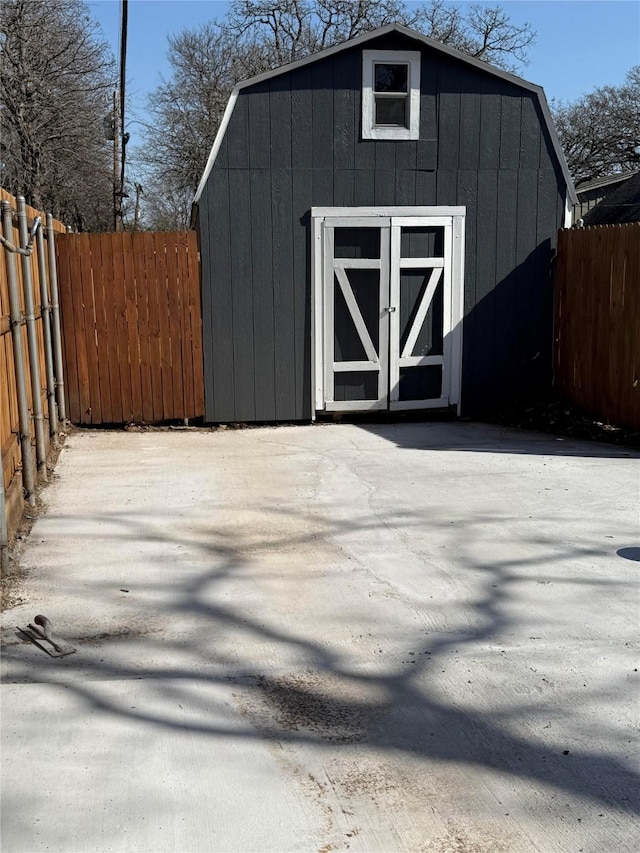 view of outbuilding