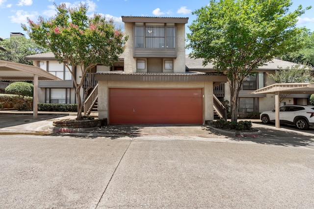 view of front facade with a garage