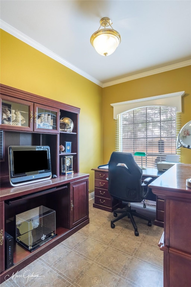 office with crown molding