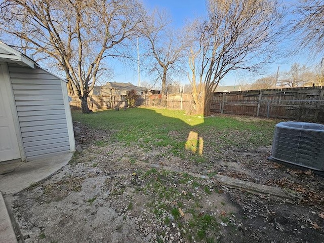 view of yard with cooling unit