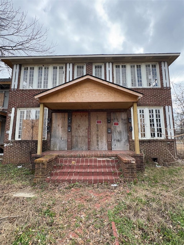 view of front of house with covered porch