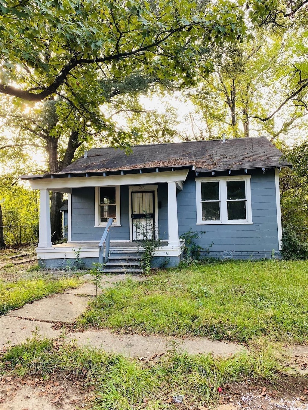 view of front of home with covered porch