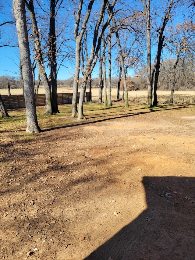 view of yard featuring a rural view