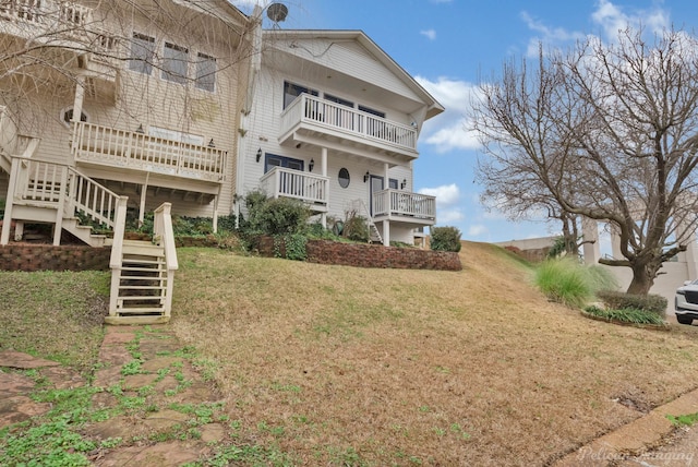 exterior space featuring a yard