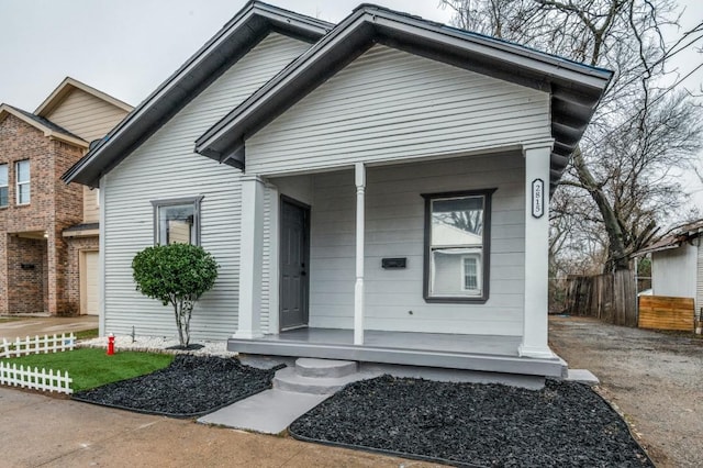 view of front of property featuring a porch