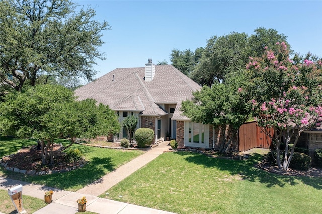 view of front of house featuring a front yard