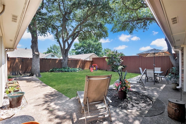 view of yard with a patio