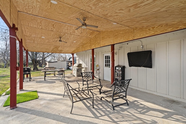 view of patio featuring grilling area and ceiling fan