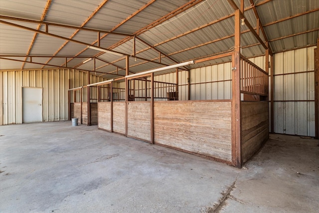402 N Parkway Dr, Alvarado, TX 76009 - view of horse barn