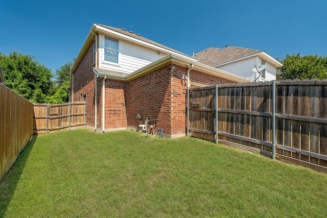 exterior space featuring a lawn