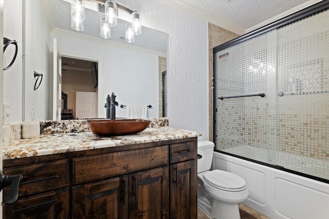 5401 Loftsmoor Ct, Fort Worth, TX 76244 - full bath with a textured wall, vanity, toilet, enclosed tub / shower combo, and a textured ceiling