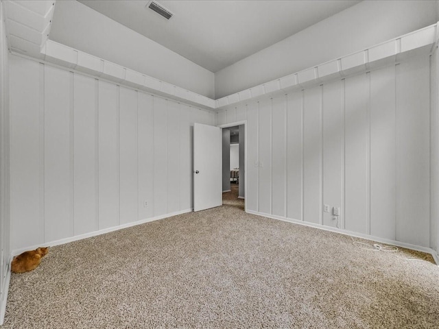 unfurnished room with carpet