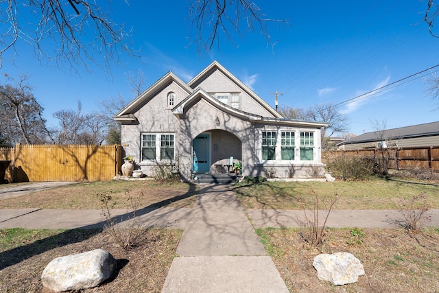 view of front of home with a front yard