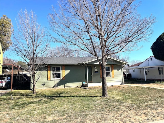 view of front of property with a front lawn