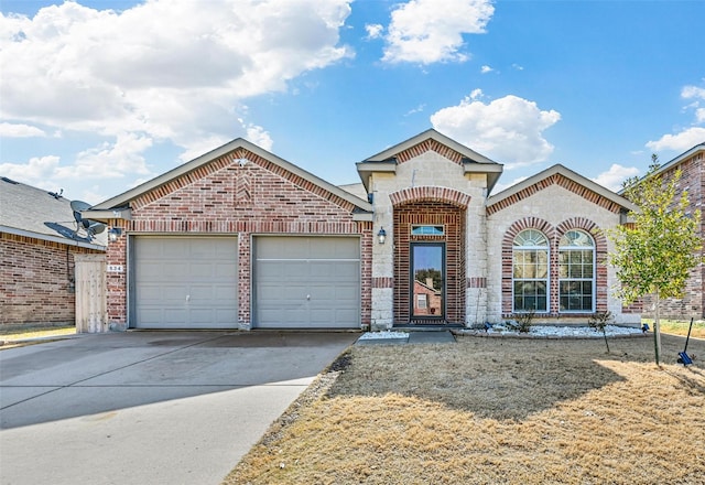 view of front facade with a garage