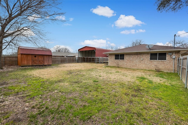 view of yard with a storage shed