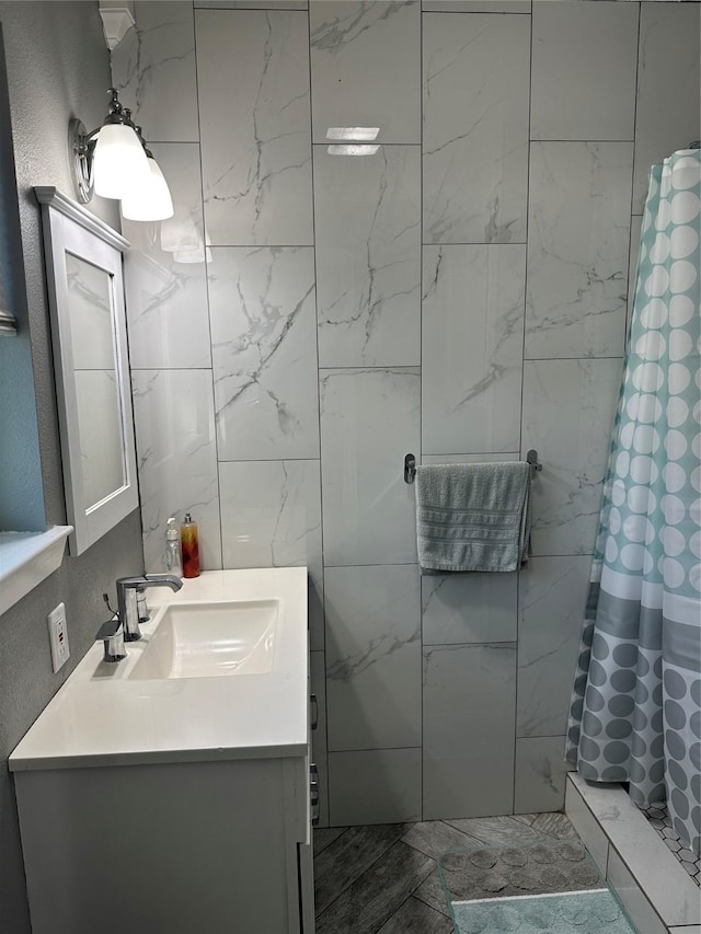1714 Laurel Rd, Gainesville, TX 76240 - full bath featuring a stall shower and vanity