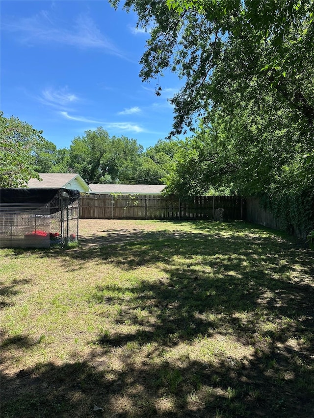 1714 Laurel Rd, Gainesville, TX 76240 - view of yard