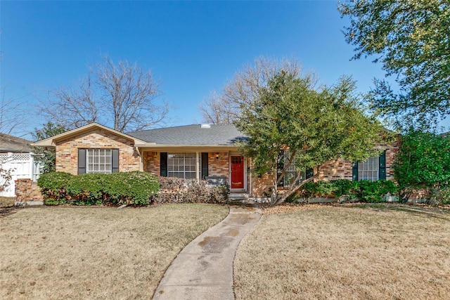 view of front of property with a front lawn