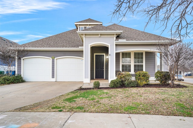 view of front facade with a garage