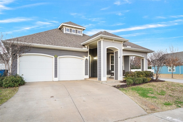 view of front facade featuring a garage