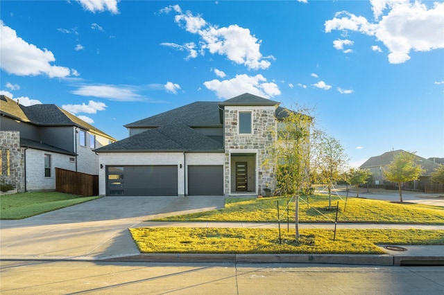 view of front facade with a front yard