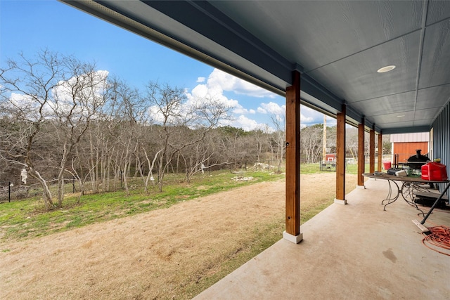 view of yard featuring a patio