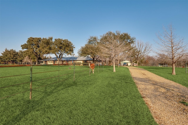 view of yard featuring a rural view