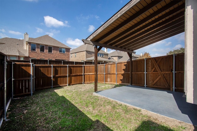 view of yard featuring a patio area