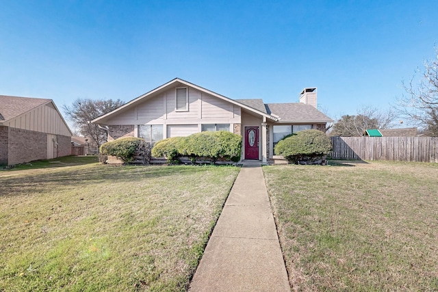 view of front facade with a front yard