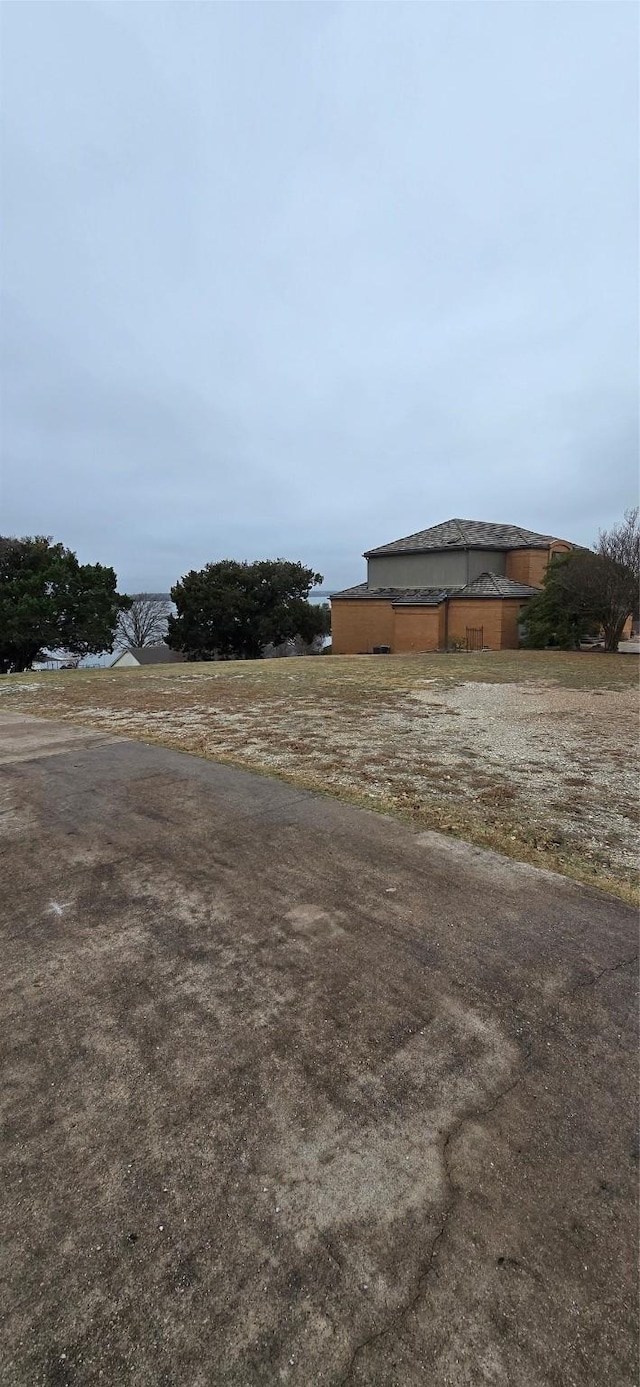 Listing photo 2 for 4117 Crescent Dr, Granbury TX 76049