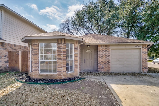 view of front facade featuring a garage