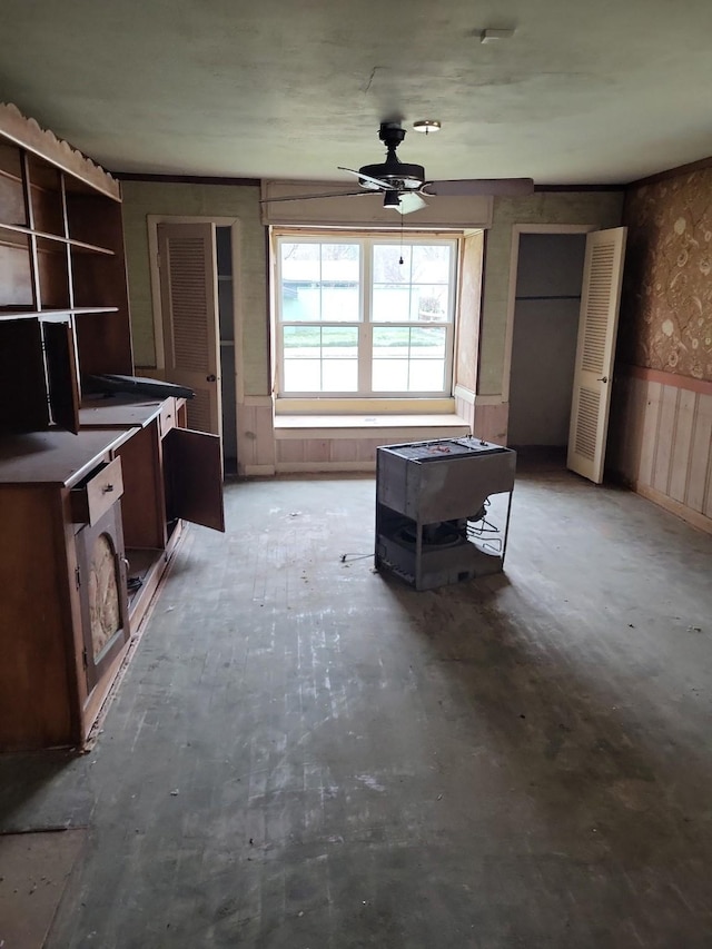 kitchen featuring ceiling fan