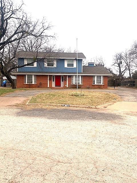 view of front property