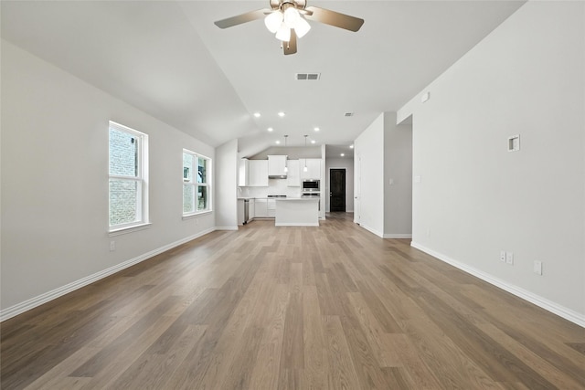 1432 Odette Dr, Arlington, TX 76013 - spacious closet with carpet