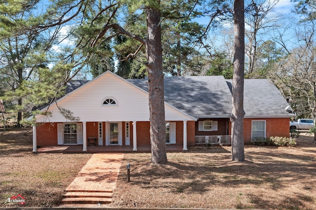 view of front of property featuring a porch