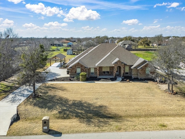 250 Parker Oaks Ln, Hudson Oaks, TX 76087 - view of front facade featuring a porch, a front lawn, and a shingled roof