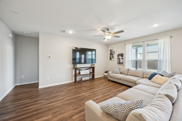 living area featuring dark wood-style floors, recessed lighting, visible vents, ceiling fan, and baseboards