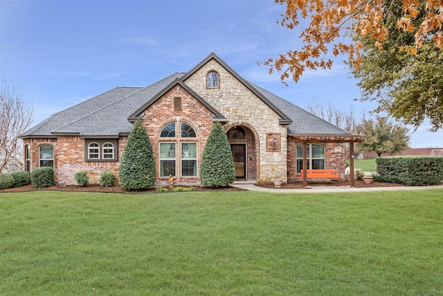 view of front of home featuring a front lawn